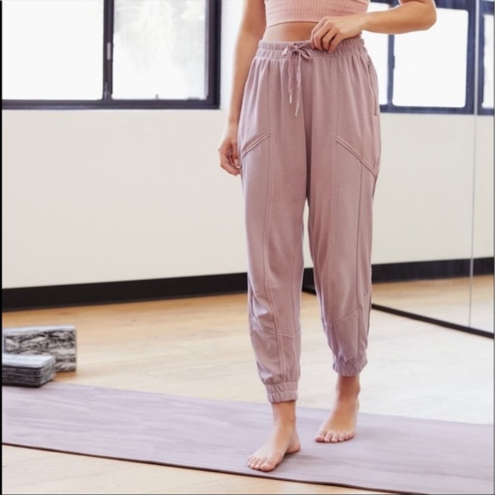 FREE PEOPLE MOVEMENT TREKKING OUT JOGGER PINK SWEATPANTS HIGH RISE MEDIUM M